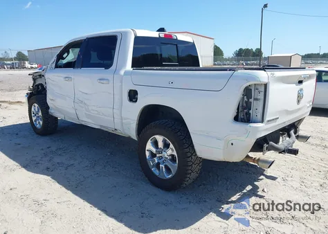 2020 Ram 1500 Big Horn 4X4 5'7 Box z USA, uszkodzony, nr VIN 1C6SRFFT7LN370170